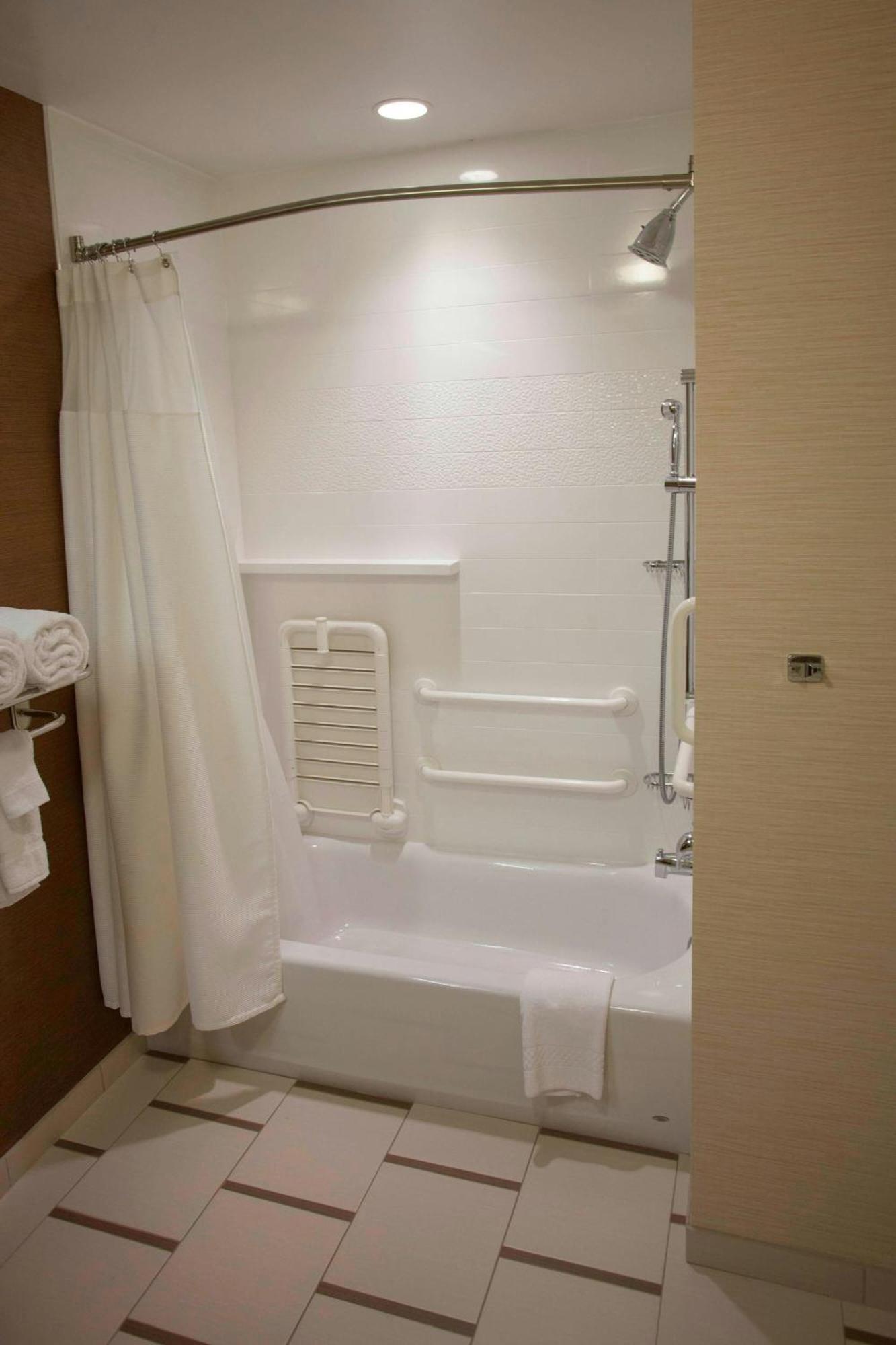 Fairfield & By Marriott Airport Hotel