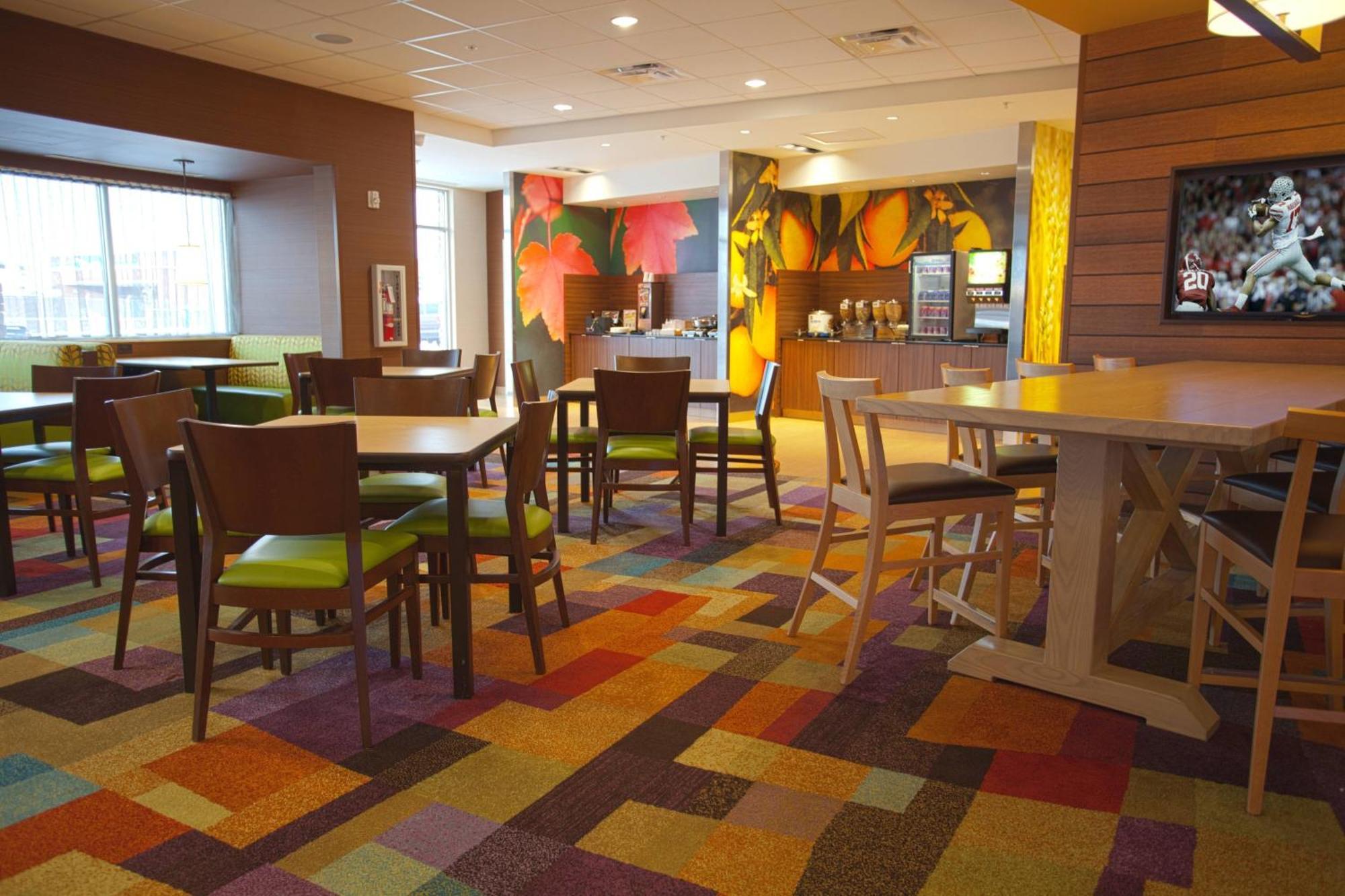 Hotel Fairfield & By Marriott Airport